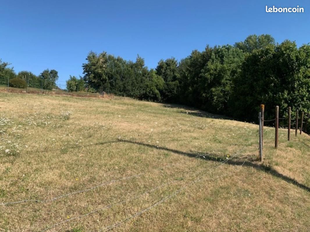Terrain 1 256 m² Clermont · 84 700 €