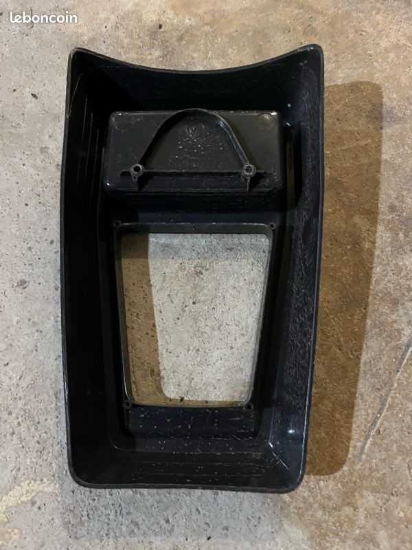 Cache plastique habillage levier de vitesse Peugeot 205 (image 2)