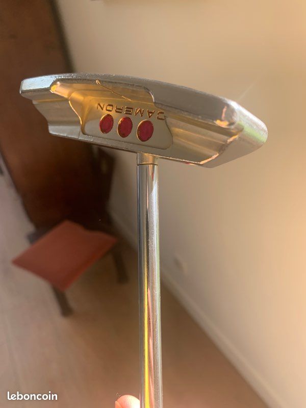 Scotty Cameron putter (image 1)