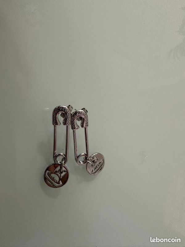 Vivienne Westwood boucles d'oreilles classiques, un incontournable de la mode (image 3)
