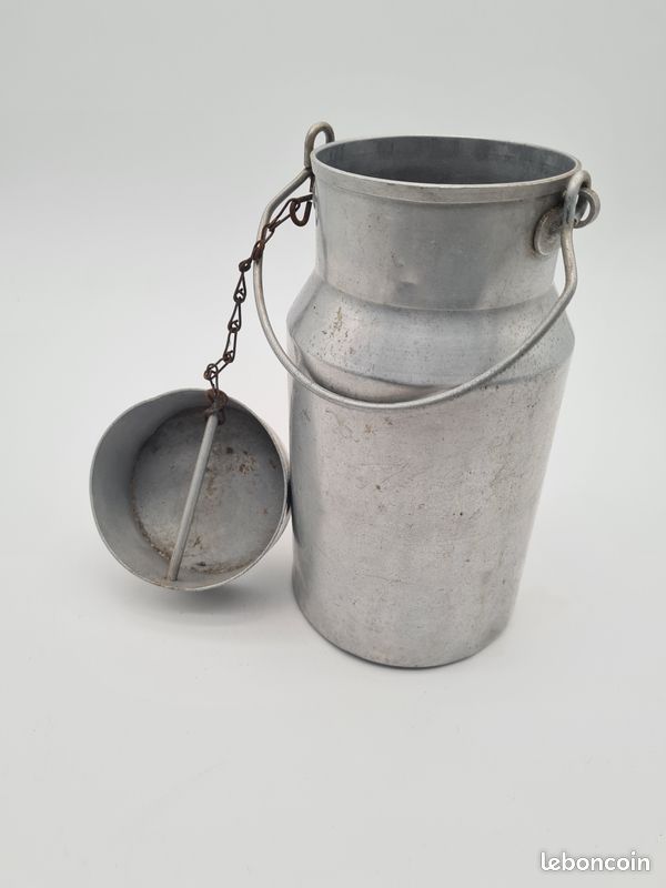 Ancien Pot à Lait Vintage en Aluminium - Bidon 1l. Avec chainette - A77 (image 2)