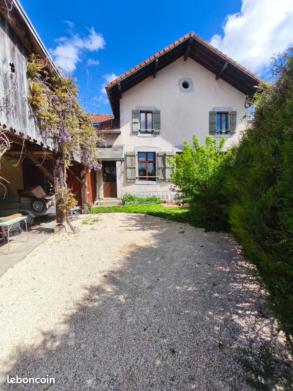 Maison 16 pièces 220 m² · à Mégevette · 220 m² · 460 000 €