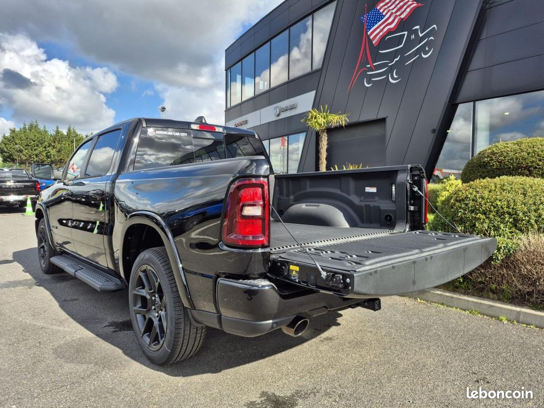 Dodge ram 1500 crew laramie sport night edition (image 4)