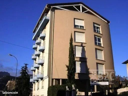 Studio 1 pièce 16 m² — 2