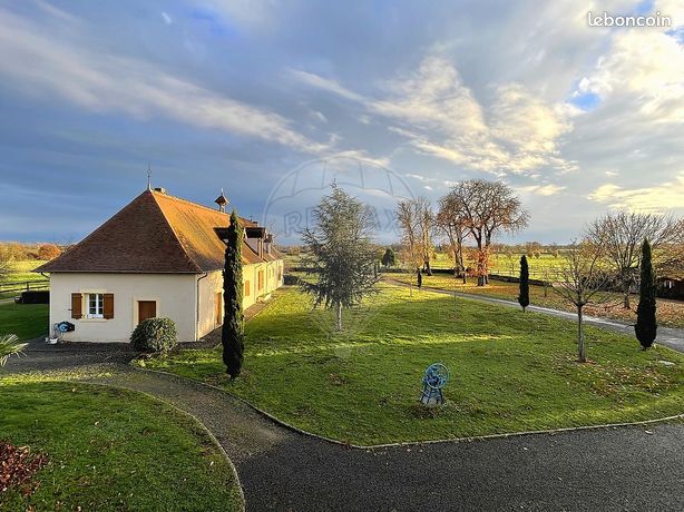 Maison 13 pièces 450 m²