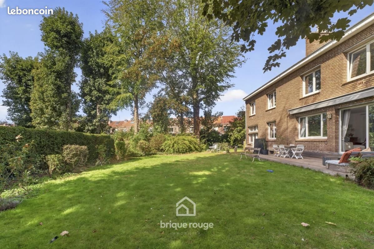 Maison 7 pièces 200 m² · à Saint-André-lez-Lille · 200 m² · 783 000 €