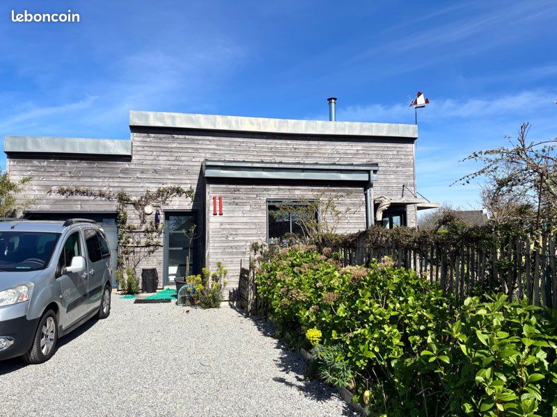 Maison ossature bois 2017 (102m2),couverture zinc sur un terrain arboré de 612m2 · à Plouhinec · 460 000 €