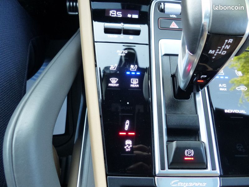 Porsche CAYENNE COUPE (9YB) 4.0 V8 680CH TURBO S E-HYBRID (image 38)