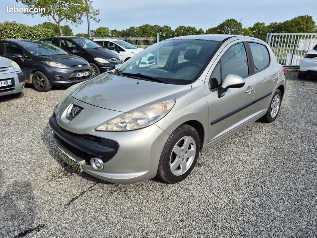 Peugeot 207 1.4 HDi 70 cv (image 2)