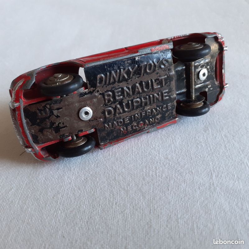 Miniature Dinky Toys - Renault Dauphine 1957 échelle 1/43 Fabriquée En France (état Très Présentable)