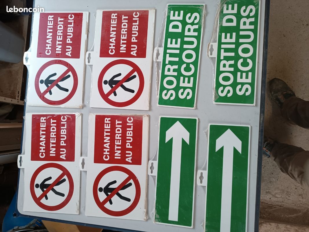 Panonceaux de signalisation (image 1)