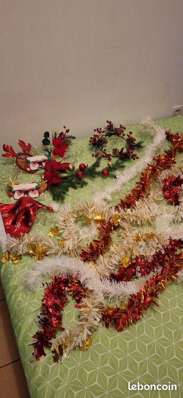 Guirlande lumineuse et autres guirlandes + décorations de Noël diverses - jamais utilisés (image 1)