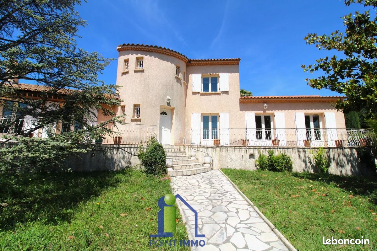 Maison 8 pièces 203 m² · à Plan-de-Cuques · 203 m² · 750 000 €
