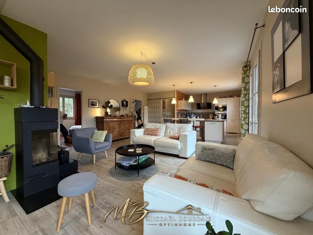 Maison 7 pièces 125 m² · à Brette-les-Pins · 125 m² · 244 950 €