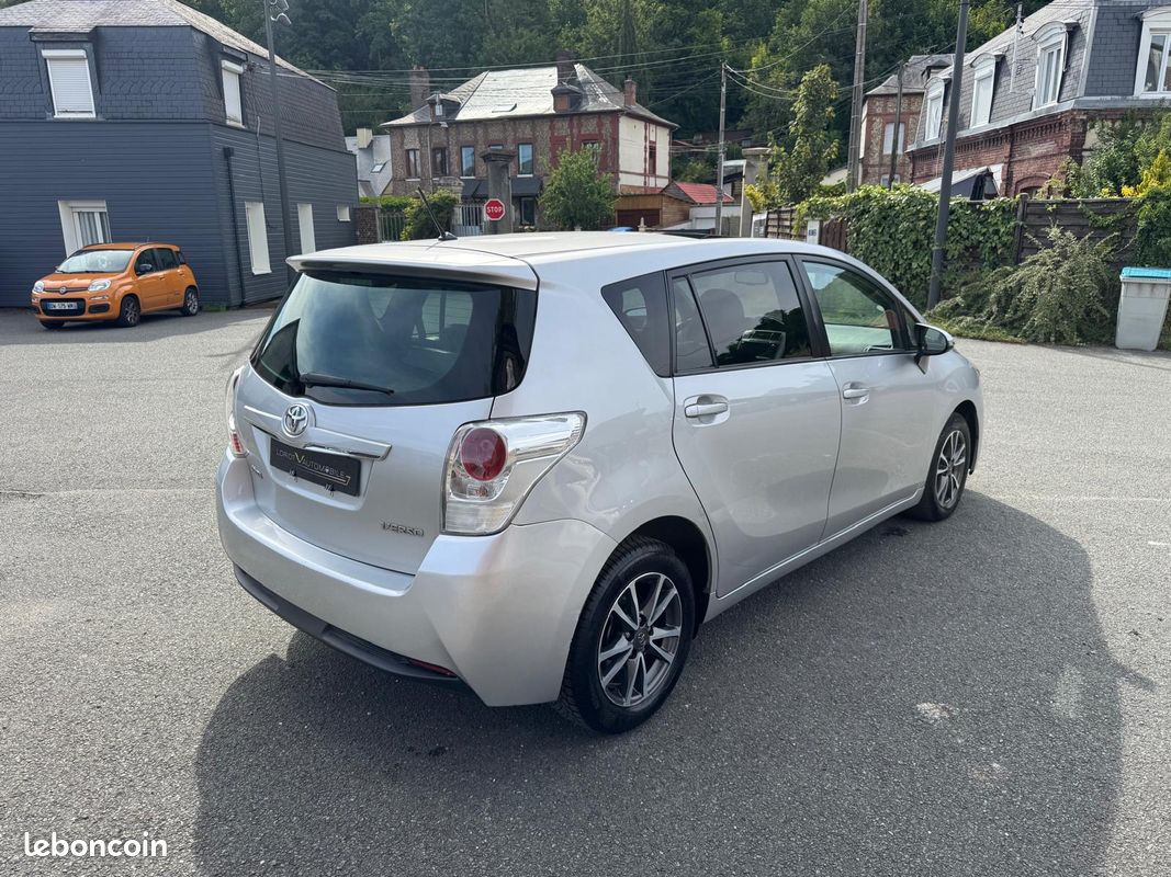 Toyota Verso 2.0 D-4D 125cv DYNAMIIC 7places - garantie (image 2)
