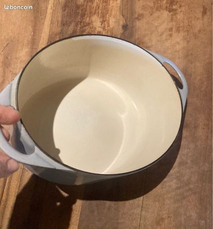 Le Creuset - Cocotte ronde en fonte émaillée 26 cm/5.3L - Quincaillerie