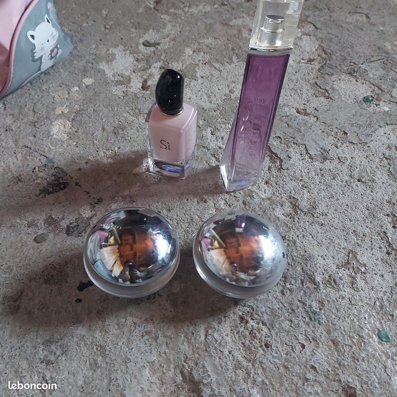 Flacon de parfum de marque (image 1)