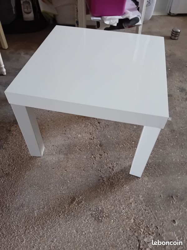 Table basse carrée (image 1)