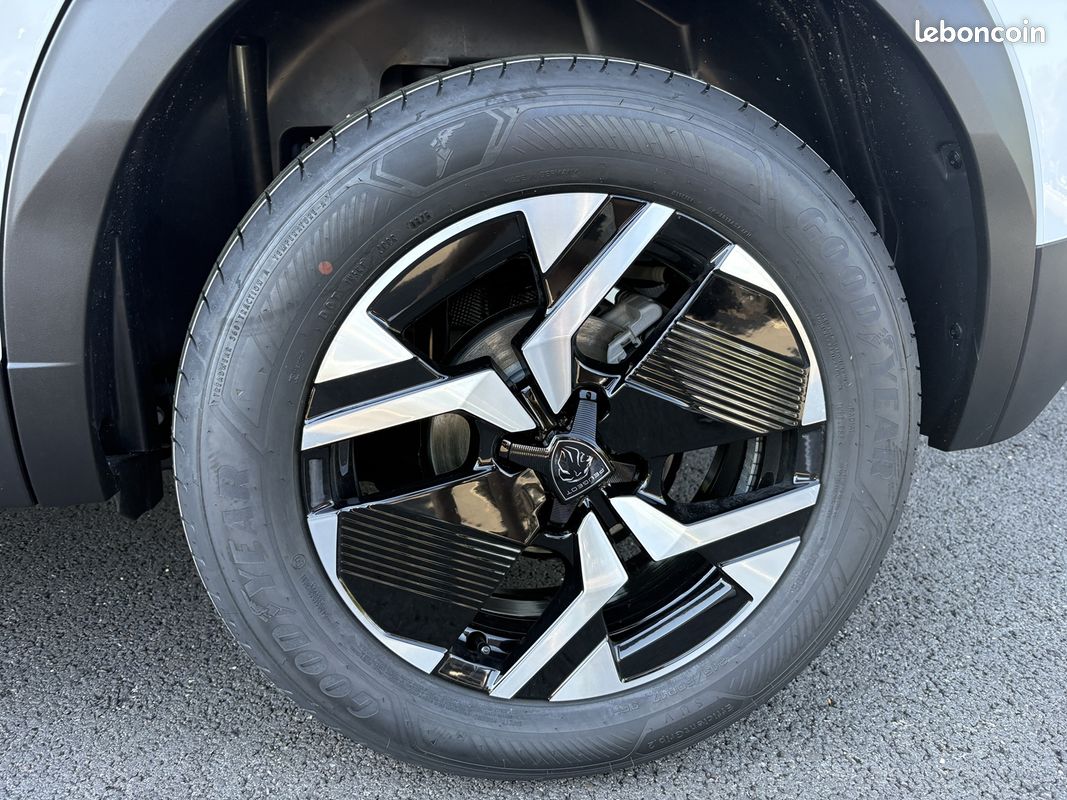 Peugeot 2008 1.2 HYBRID 145CH GT E-DCS6 (image 8)