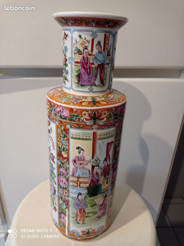 Grand vase chinois à rebord (image 1)