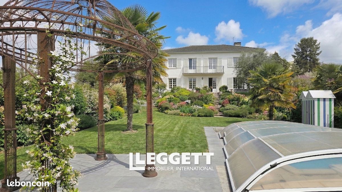 Maison 4 pièces 160 m² · à Chef-Boutonne · 160 m² · 213 840 €