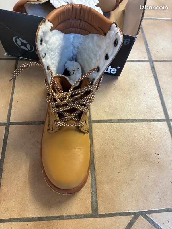 Chaussure de sécurité Jallatte taille 42 (image 2)