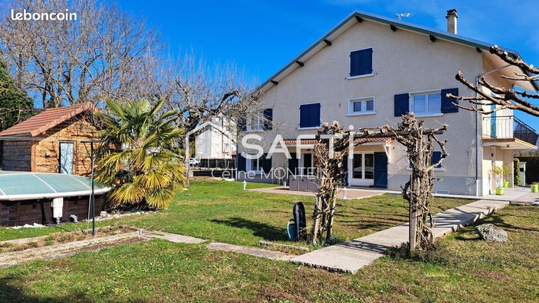 Maison 6 pièces 217 m²