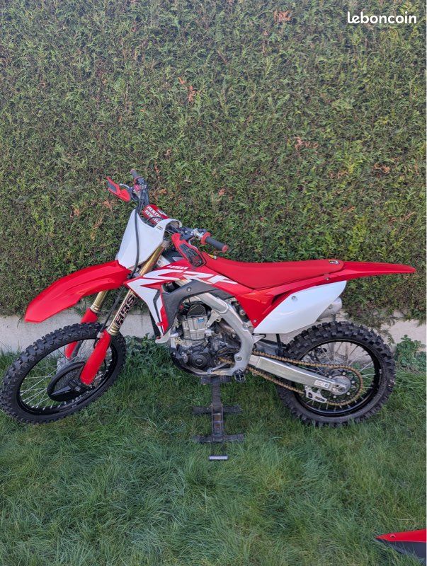 Modèle Moto CRF 450 R 1/18 – Métal Et ABS – Collection – Cadeau Passionné