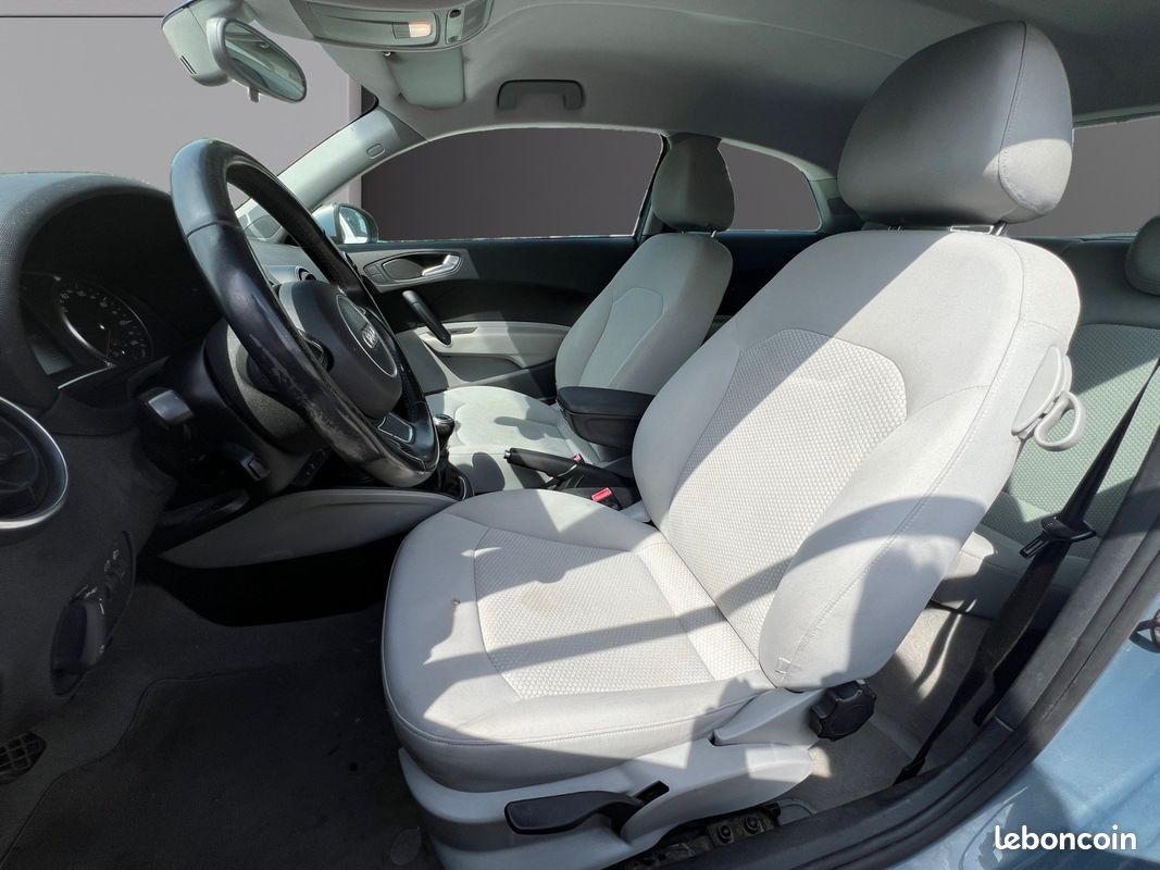 AUDI A1 A1 1.2 TFSI 86 Ambition ENTRETIEN COMPLET GARANTIE 12 MOIS (image 9)