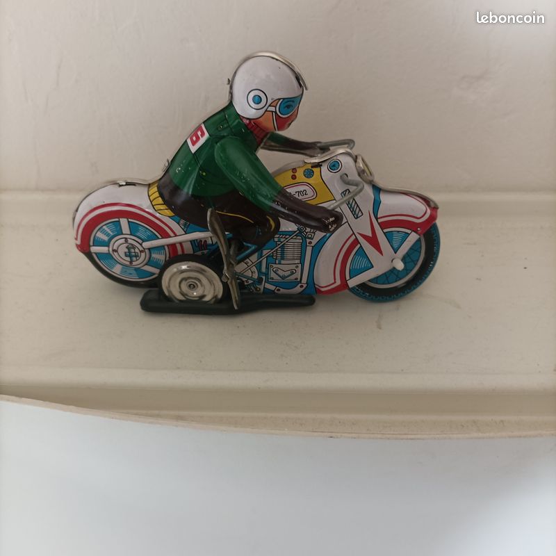 Jouet ancien : Moto a clé (image 3)