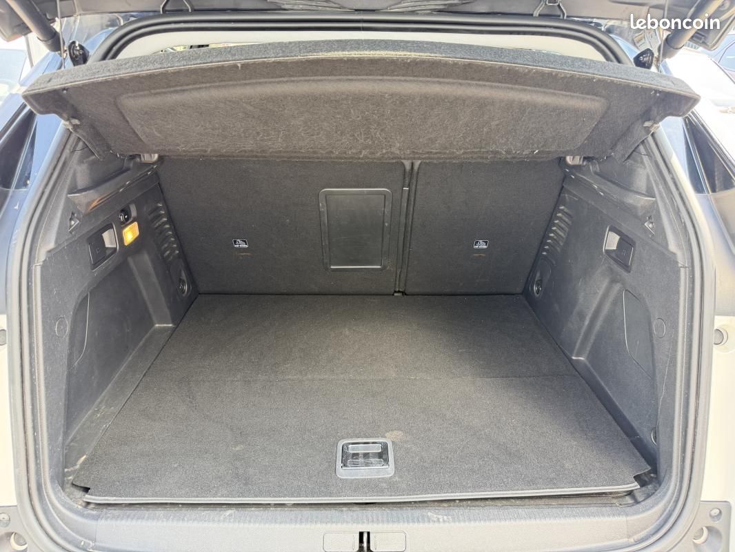 Peugeot 3008 HYBRID 225ch Roadtrip (image 20)