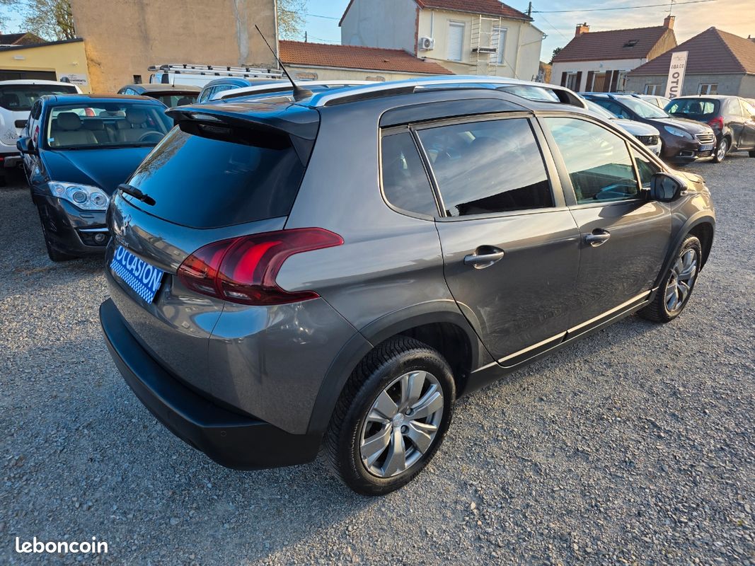 Peugeot 2008 BLUEHDI 100 CV STYLE (image 3)