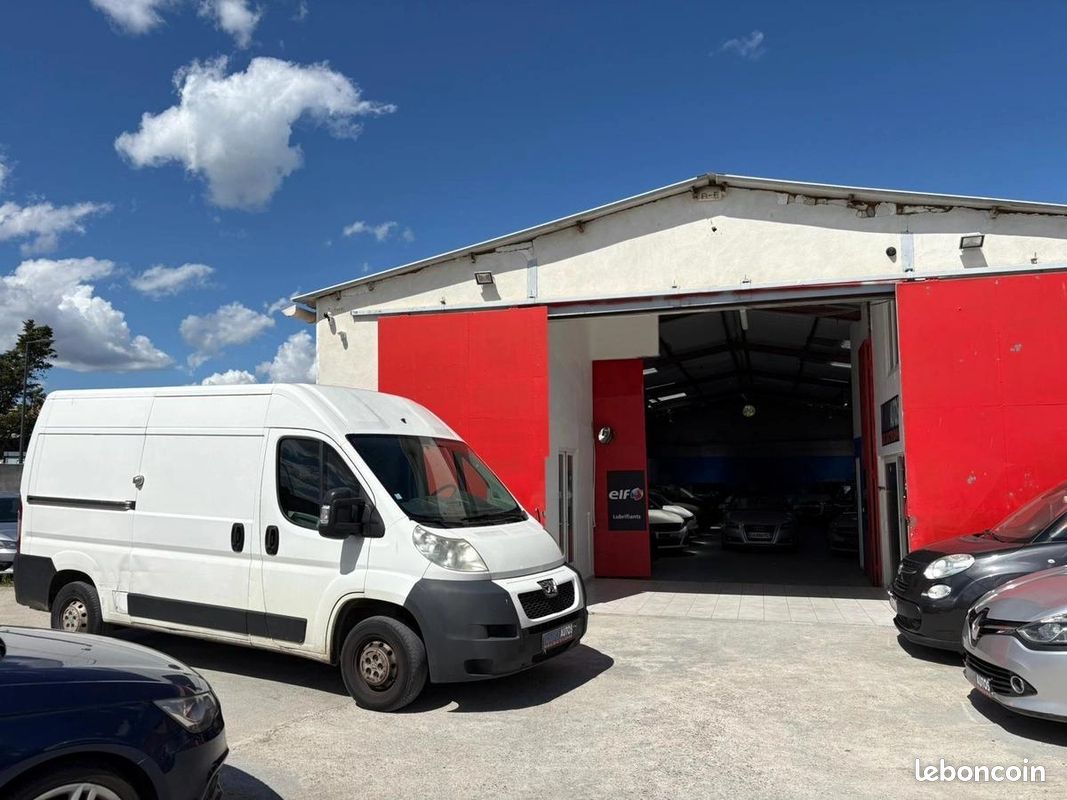 Peugeot Boxer 2.2L HDI 101 CHEV DIESEL - ÉNORMEMENT DE RANGEMENTS | RÉVISÉE-GARANTIE DE 12 MOIS (image 10)