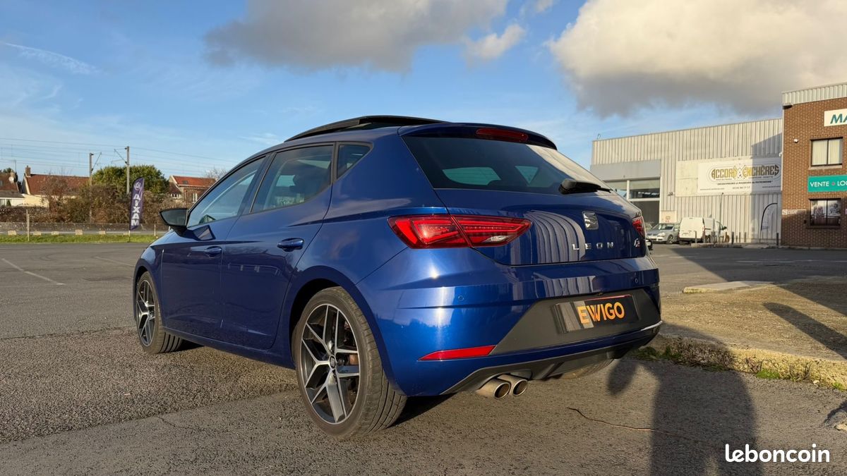 SEAT Leon 1.5 TSI 150 ACT FR DSG * REGULATEUR ADAPTATIF - APPLE CARPLAY - TOIT OUVRANT - CAMERA DE RECUL (image 4)