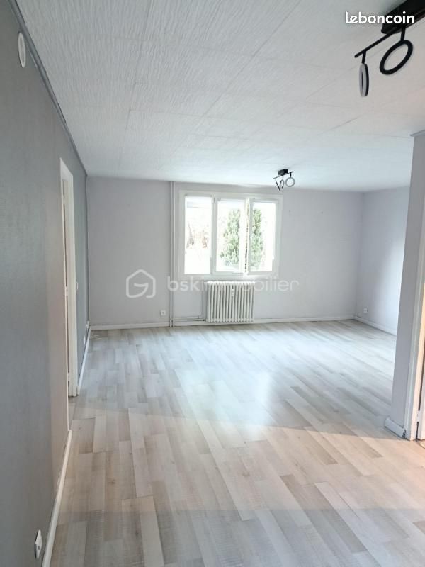 Appartement 3 pièces 69 m² · à La Celle-Saint-Cloud · 69 m² · 220 000 €