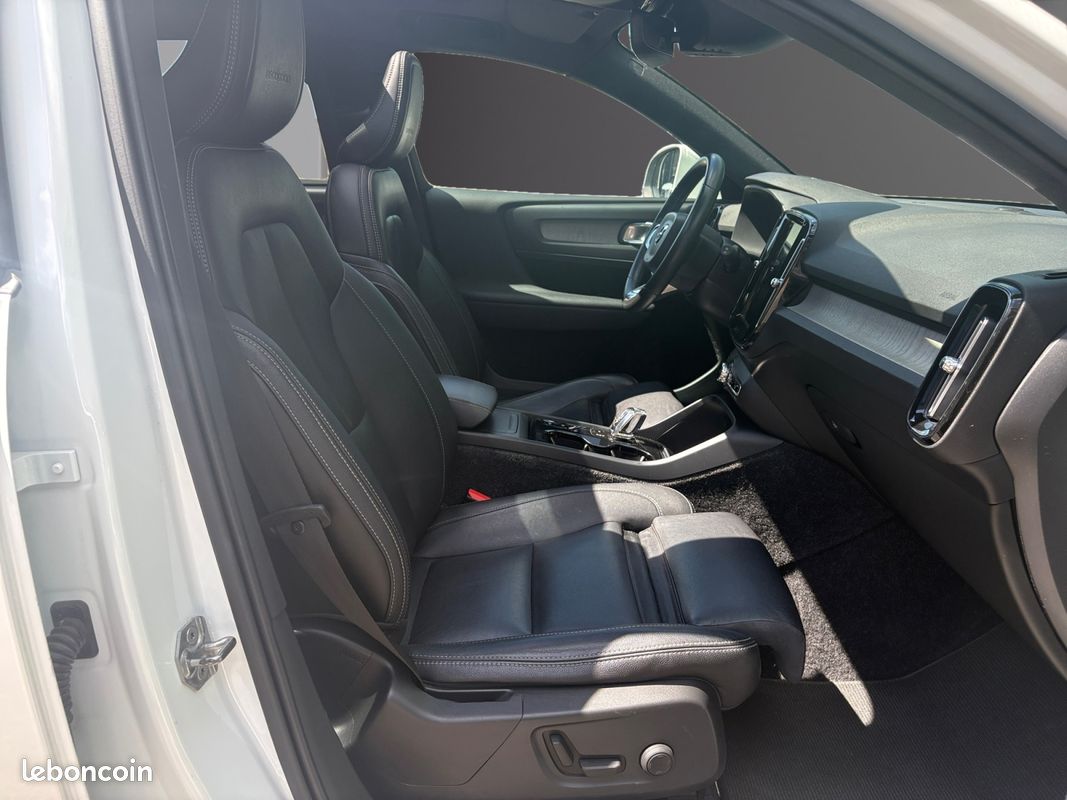 VOLVO XC40 D4 190 AWD INSCRIPTION LUXE GEARTRONIC 190Ch Garantie 12 mois (image 17)