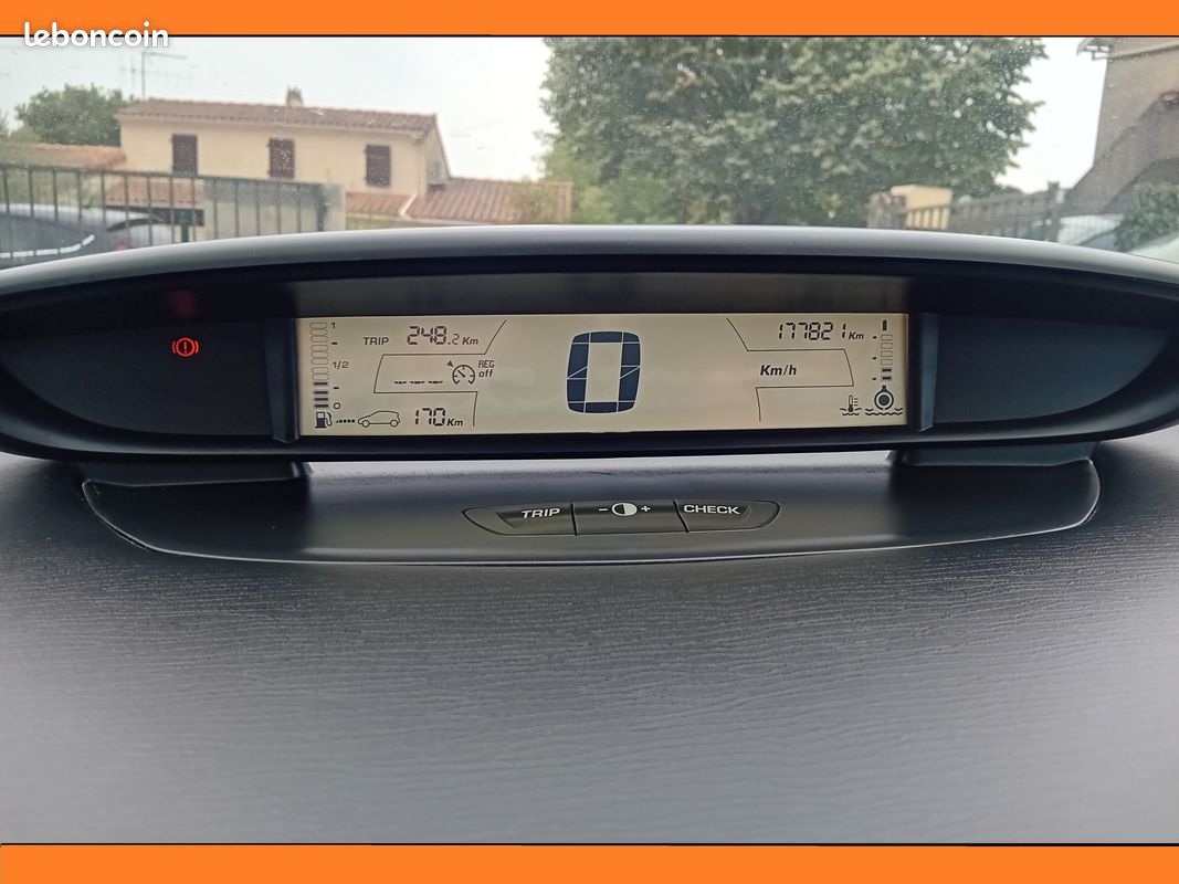 Citröen C4 2.0 HDi 138cv Pack Ambiance 1ère Main 177 000 kms (image 8)