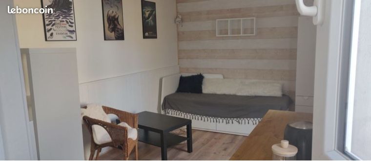 Studio avec terrasse maison individuelle