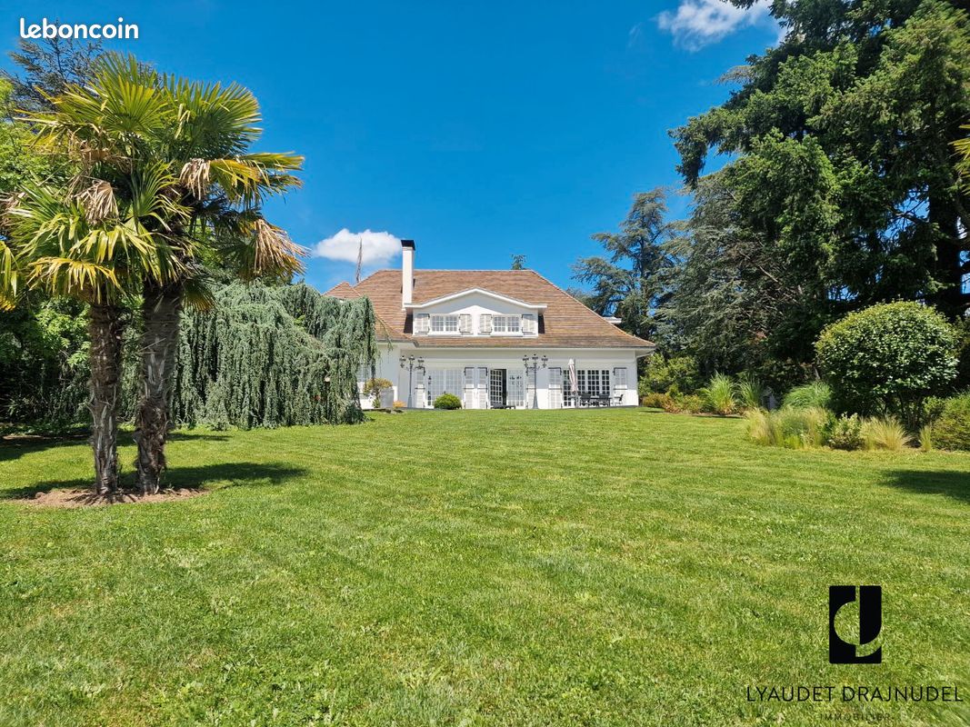 Propriété 8 pièces 340 m² (image 7)