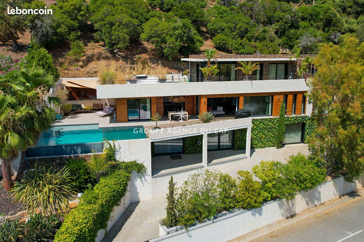 Maison 5 pièces 325 m² · à Roquebrune-sur-Argens · 325 m² · 3 969 000 €