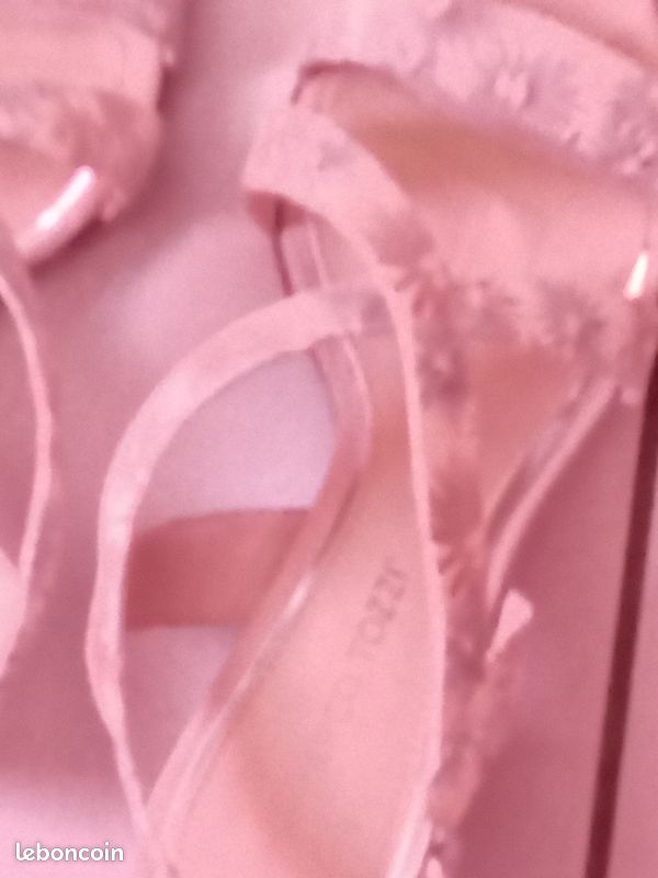 Chaussures à talons (image 2)