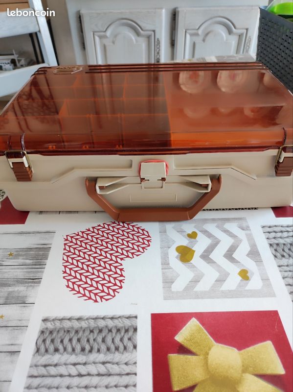 Ancienne Boîte De Pêche PLANO 6802, Série 6800, Marron Foncé - Vintage USA