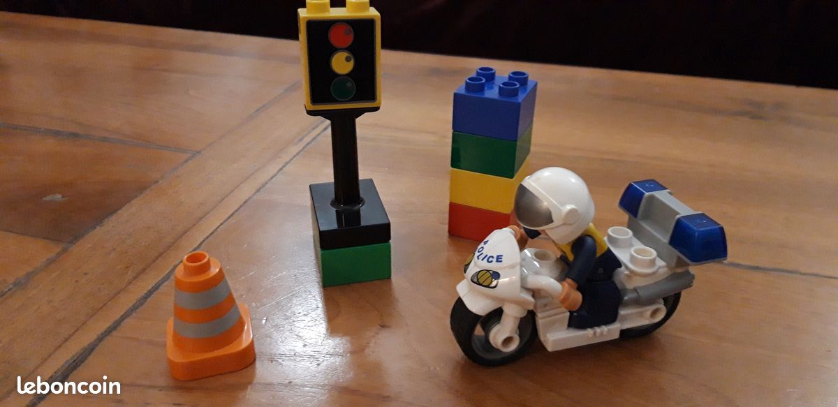 Lego duplo policier (image 1)