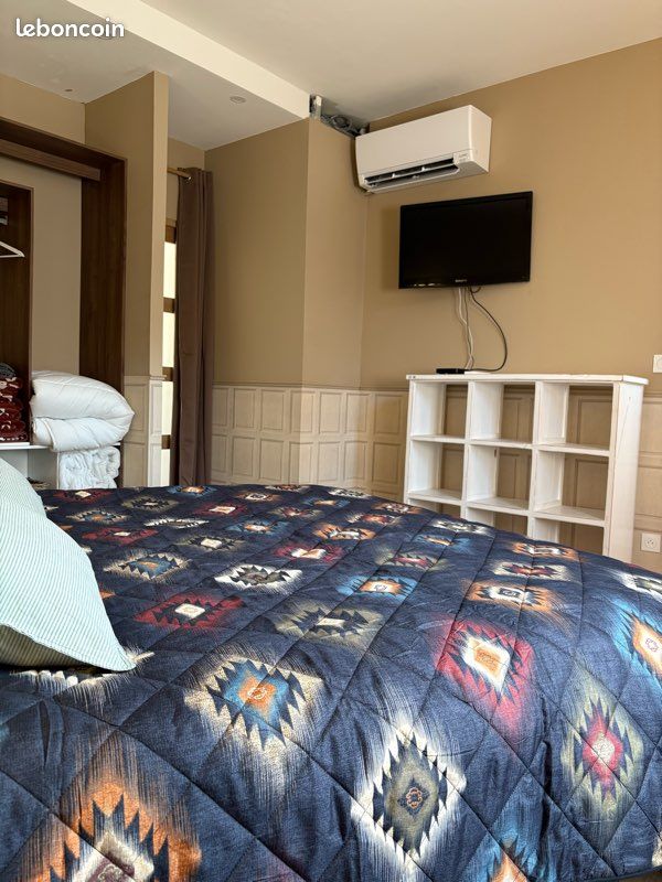 Maison 5 pièces 130 m² · à Chaumont-sur-Tharonne · 130 m² · 1 200 €/mois