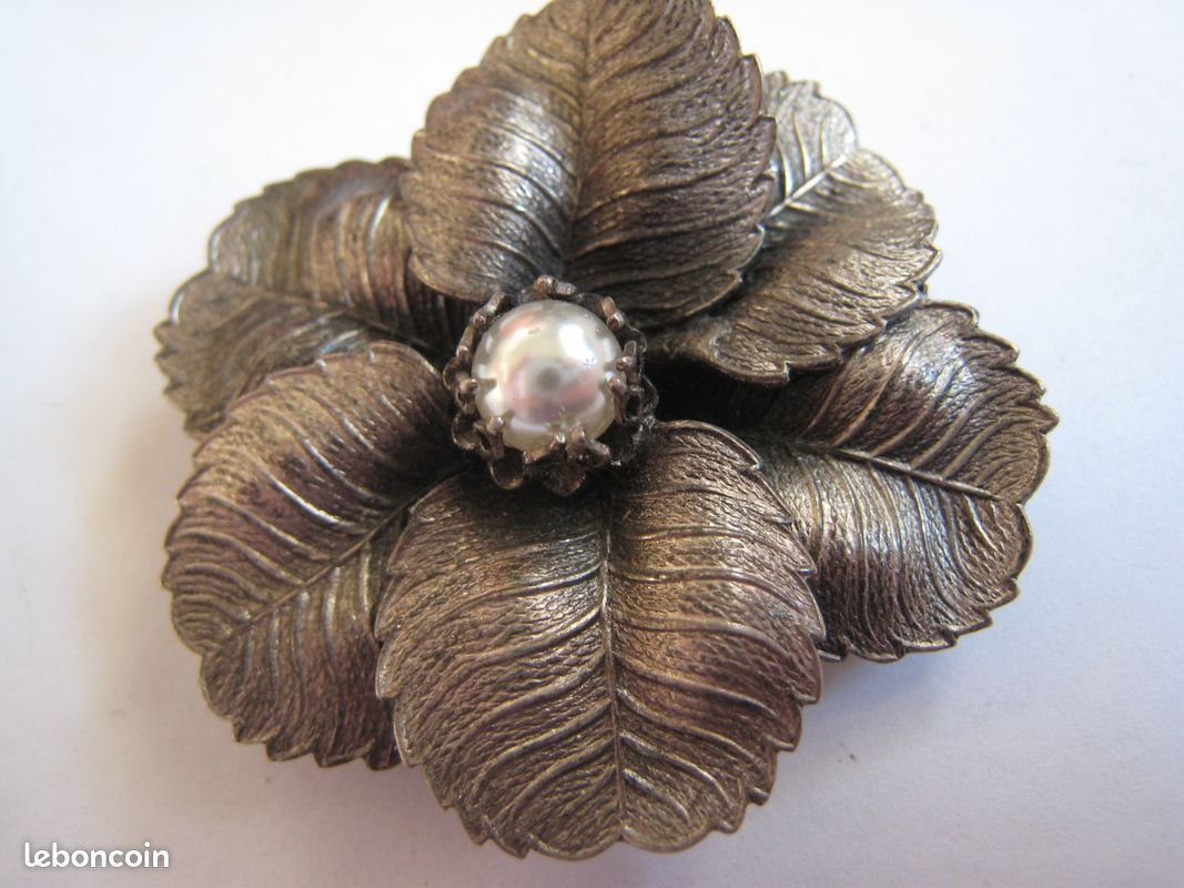 Broche Ancienne Filigranée Métal Argenté Avec Perle Fleur - Bijou Vintage R12412 - Occasion