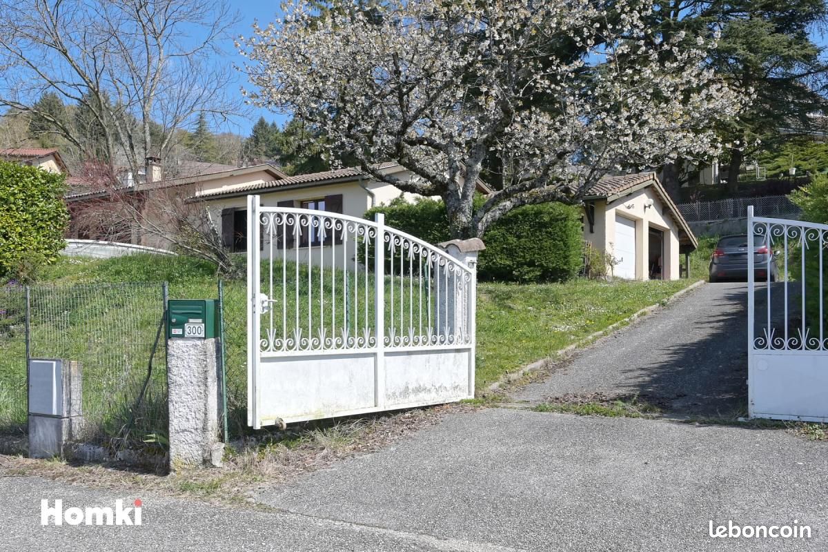 Maison 4 pièces 101 m² · à La Côte-Saint-André · 101 m² · 240 000 €