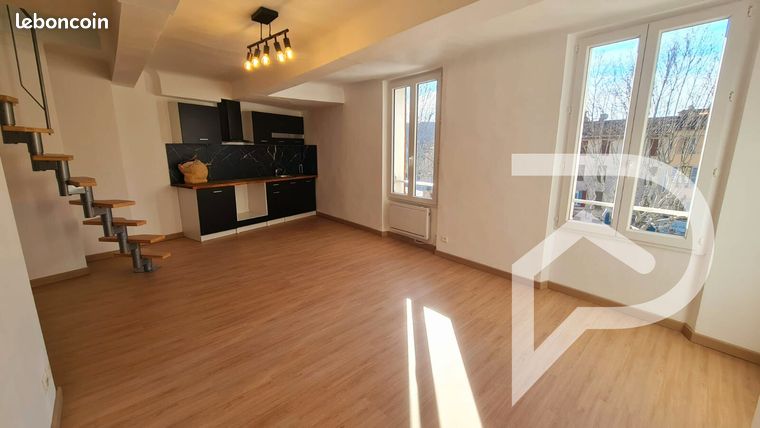 Studio 3 pièces 70 m²