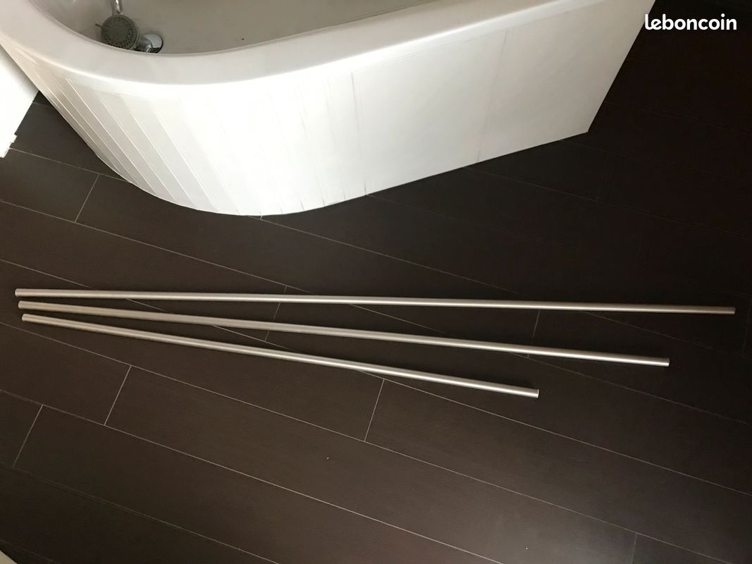 Tringle à Rideaux Argentée Réglable 66-183 Cm - Diamètre 25 Mm Avec Embouts