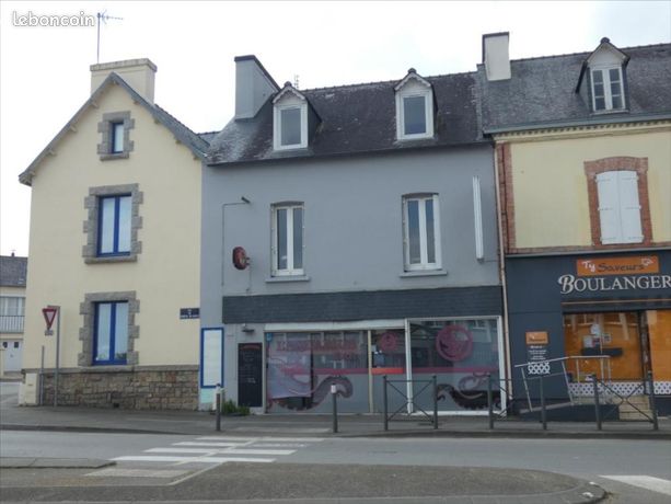 Immeuble 136 m² CHATEAUNEUF DU FAOU