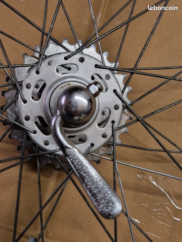 Pièces de vélo rétro NOS MAVIC OR 7 jantes 700C 32H or jeu de
